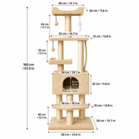 En gros, Arbre à chat en sisal et peluche beige, avec structure d'escalade, griffoir, niche fermée, plateformes surélevées et jouets suspendus