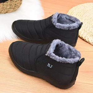 <span class=keywords><strong>Botas</strong></span> de algodón informales de invierno <span class=keywords><strong>para</strong></span> <span class=keywords><strong>hombre</strong></span>, zapatos de tela con aislamiento de felpa, suelas blandas y características de seguridad antideslizantes gruesas - Product Image 4