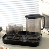 Vente chaude 2000 ml Transparent Bouilloire Filtre Cruche avec 4 Tasses Résistance À La Chaleur Ambre Couleur Pichet À Eau Pichet Ensemble avec Couvercle
