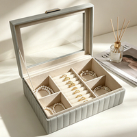Élégante boîte à bijoux en velours avec couvercle en verre transparent, organisateur personnalisé pour colliers et bagues, boîte de rangement professionnelle pour cadeaux