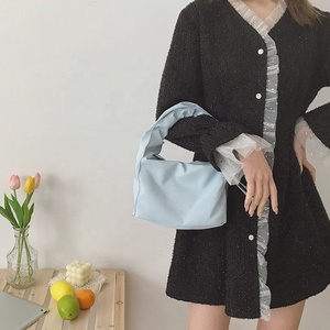 Của phụ nữ Casual tote mini túi xách tùy chỉnh bán buôn đa chức năng thiết kế cổ tay dây đeo vai vuông túi thời trang xử lý - Product Image 3