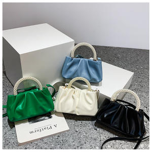 Mini sac à bandoulière à une épaule Pearl Fold Cloud/Z0174 - Product Image 1