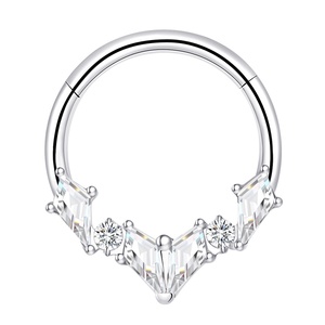 Piercing Stories ASTM F 136 Titanio Cometa en forma de CZ Segmento con bisagras Clicker Hoop Anillo Piercing Joyería - Product Image 2