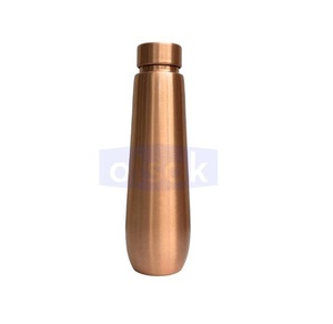 Bouteille d'eau réutilisable écologique classique en cuivre, étanche, avec accessoires personnalisés, portable pour un usage quotidien - Product Image 1