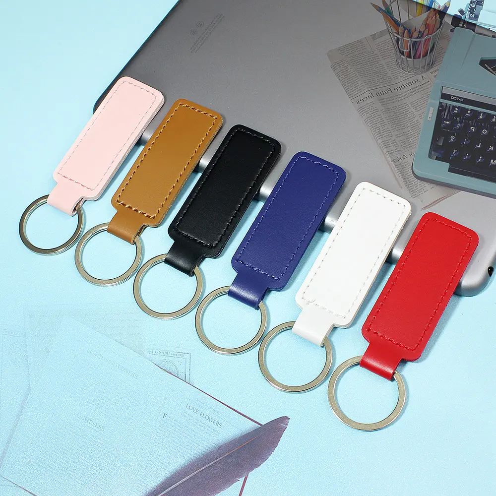 سلسلة مفاتيح للسيارات مخصصة بشعار محفور بالليزر سلسلة مفاتيح جلد معدنية من البولي يوريثان