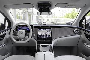Mercedes-Benz EQE 350 500 4MATIC 2023, Motor <span class=keywords><strong>de</strong></span> 215 kW, 6.7s, 752 km <span class=keywords><strong>de</strong></span> Autonomía, Eje Trasero Rápido, Batería <span class=keywords><strong>de</strong></span> 90-110 kWh, Energía Eléctrica Pura - Product Image 3