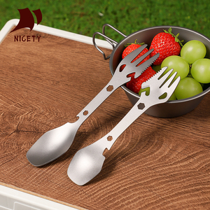 Fourchette-cuillère tactique multifonctionnelle pour l'extérieur, 7 en 1, en acier inoxydable, outil de camping, fourchette, clé, ouvre-bouteille, ustensiles de pique-nique - Product Image 1