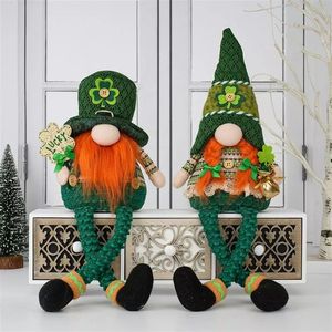 Juego de 2 Gnomos de Peluche con Trébol Verde y Luces Cálidas para Regalo del Día de San Patricio - Product Image 4