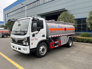 Dongfeng 4X2 8T 210HP Camion-citerne en acier inoxydable Camion de distribution en aluminium - Product Image 2