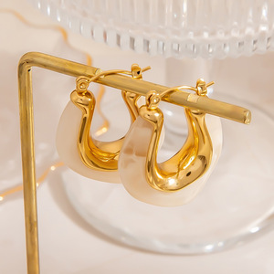 Pendientes de aro de resina ámbar en forma de U, joyería para mujer, uso diario - Product Image 2