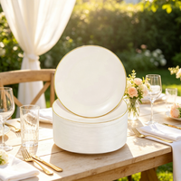 Assiettes jetables en plastique blanches rondes de haute qualité avec bord doré pour fêtes, mariages, banquets et anniversaires (vente en gros)