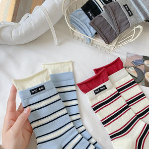 Chaussettes décontractées <span class=keywords><strong>pour</strong></span> femmes, style coréen tendance, niche rétro, rayées, à revers <span class=keywords><strong>large</strong></span>, double couche, bord roulé - Product Image 2