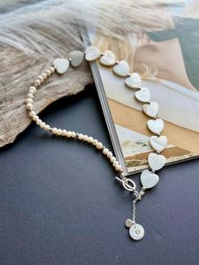 Collar de Acero Inoxidable con Colgante de Corazón y Perla de Agua Dulce de Estilo Playero Veraniego para Mujer con Cadena de Eslabones Regalo para Mujer - Product Image 1