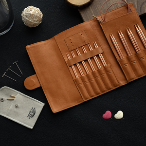 Lotus Yarns ALPS 5 – Ensemble d'aiguilles circulaires interchangeables, 10 paires de pointes (2,75-6,0 mm), 4 câbles pivotants et étui en cuir - Product Image 2