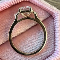 Bague de fiançailles et de mariage en or jaune massif 14K/18K avec diamant de laboratoire taille émeraude 3 carats et pierre latérale en forme de poire, certifiée IGI CVD/HPHT