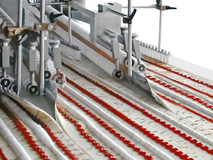 Industrie 200-500 kg/h Moule à <span class=keywords><strong>chocolat</strong></span> avec remplissage de crème Ligne de production de gâteau à biscuits mous Machine à gâteau éponge - Product Image 5