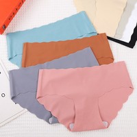 Culottes populaires sans coutures en soie glacée pour femmes, entrejambe en pur coton respirant, shorts triangulaires fins en soie glacée taille mi-haute
