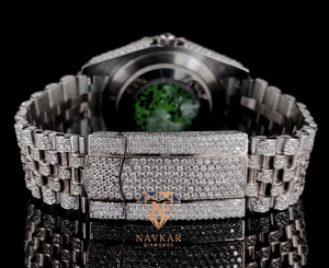 Reloj de Cuarzo de 36 mm con Números Romanos, Totalmente Cubierto de Moissanita VVS Personalizada, para Hombre, al Mejor Precio - Product Image 2