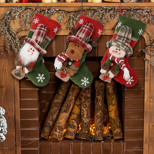 QY Wholesale Grandes décorations de Noël en forme de Père Noël, Bonhomme de neige et Cerf, accessoires pour sapin de Noël, cadeaux décoratifs - Product Image 3