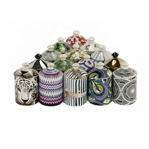 Synwish Oem custom printed various designs soy wax ceramic candle jars wholesale candle vessels with lids