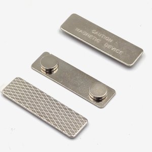 Badge Magnetico per Nome di Alta Qualità in Vendita, Porta Tesserino Magnetico - Product Image 1