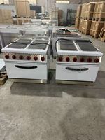 Cuisinière électrique professionnelle en acier inoxydable robuste avec 4 plaques chauffantes carrées et four, pour équipement de cuisine et de restaurant