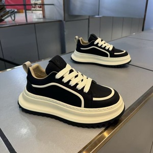Nouvelles chaussures tendance décontractées sportives confortables à semelle épaisse en fourrure pour l'automne et l'été - Product Image 1