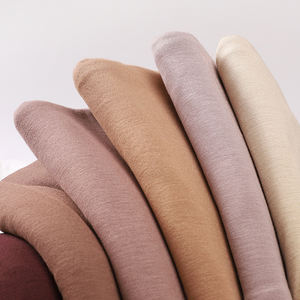 2025 ropa islámica mujeres <span class=keywords><strong>Hijab</strong></span> alta calidad Jersey bufanda elástica moda Color sólido bufanda Lisa <span class=keywords><strong>Hijab</strong></span> para mujeres musulmanas - Product Image 4