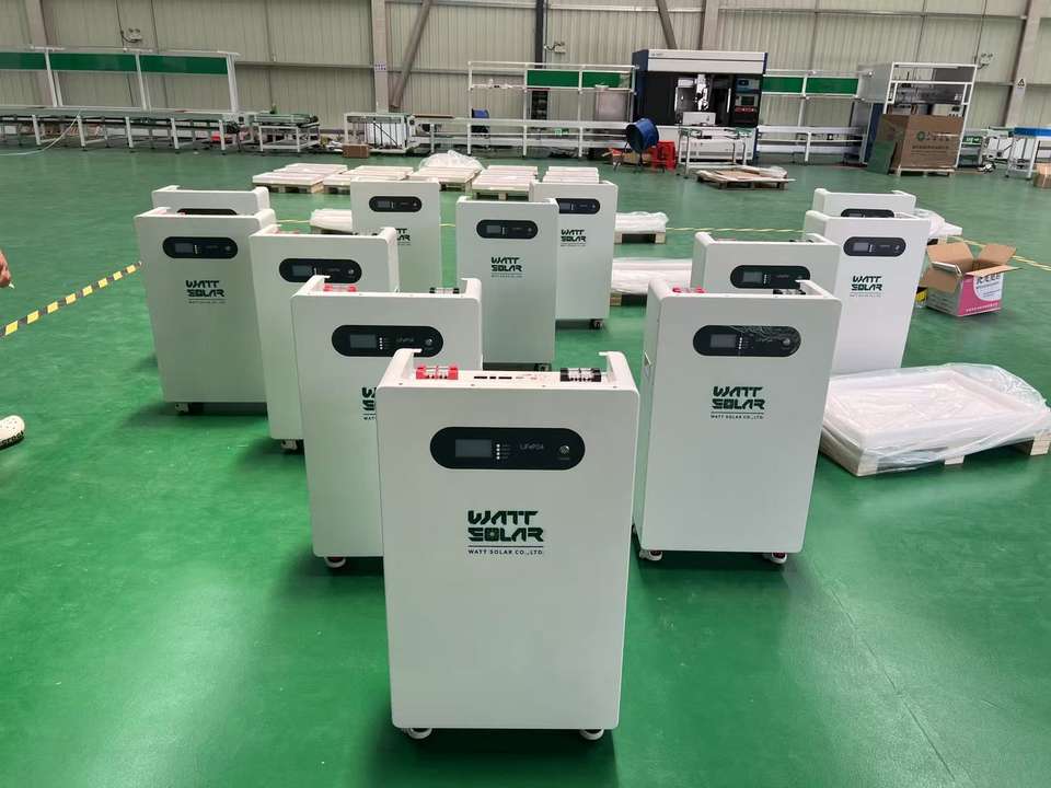 Mobile 16kWh LiFePO4 Solar Battery 51.2V 314Ah with Wheels for Deye ...
