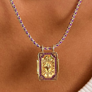 Женское колье с геометрическим кулоном - Product Image 4