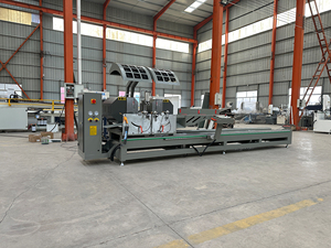 Scie de découpe de précision CNC brevetée de 550 mm pour le traitement de l'aluminium, machine de fabrication de fenêtres et de portes en aluminium - Product Image 3