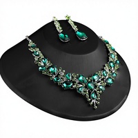 MoLin Romantic Blink Crystal Ensemble de boucles d'oreilles pendantes et collier plaqué or pour femme, en alliage de zinc, avec cristaux et serti griffe goutte d'eau, style bouddhiste