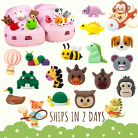 Nuevos estilos en tendencia 2026: Dijes de PVC suave 3D para zapatos con animales, dijes personalizados de dibujos animados de mapaches y ranas al por mayor.