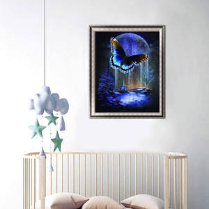 Art Diamant 5D Luminescent Nuit, Paysage Papillon Clair de Lune avec Effet de Réflexion pour Décoration de Chambre, Projet de Bricolage - Product Image 4