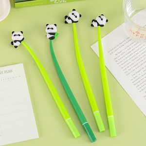 ปากกาเจลลายแพนด้าสุดน่ารัก ขนาด 0.5 มม. หมึกสีดำ ขายส่ง เหมาะสำหรับนักเรียน ของขวัญรางวัล วัสดุ PVC ซิลิโคน นำเข้าจากต่างประเทศ - Product Image 2