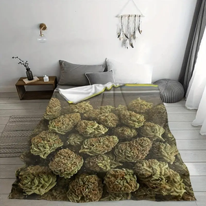 ผ้าห่มลาย Dank Bud Theme Flannel - ผ้าห่มนุ่ม ตลก น้ำหนักเบา ซักเครื่องได้ ของขวัญที่สมบูรณ์แบบสำหรับวันเกิด/คริสต์มาส - Product Image 3