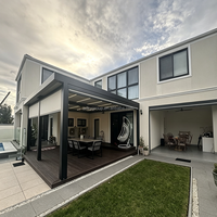 Pergola motorisée en aluminium à toit réglable, revêtement poudré, pour hôtels et complexes hôteliers, système automatique intelligent à économie d'énergie, OEM ODM