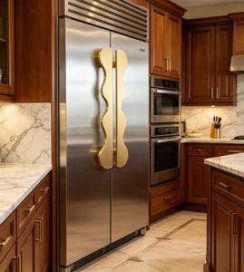 Manijas Personalizadas de Latón Macizo Estilo Europeo para Puertas de Refrigerador, Gabinetes de Vino, Armarios y Cocina - Product Image 1