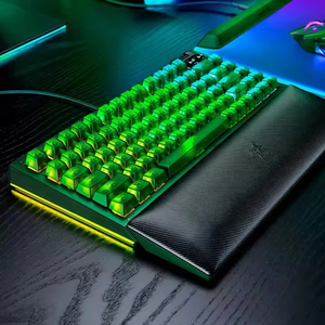 Nouveau clavier de jeu mécanique Razer BlackWidow V4 Chroma RGB, 6 touches macro, taux de polling de 8000 Hz, repose-poignets magnétique - Product Image 4