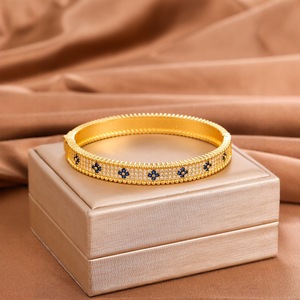 Pulsera de cristal para mujer de Europa del Este, con diseño de flores doradas y blancas, microincrustaciones, joyería de boda - Product Image 4