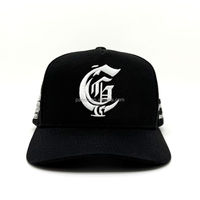 Casquette de baseball snapback noire streetwear à 5 panneaux avec broderie latérale de logo CG gothique et verset biblique, personnalisable OEM/ODM