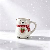Tirelire en céramique mignonne en forme d'ours polaire avec écharpe à flocons de neige rouges, décoration de bureau festive pour cadeau de Noël