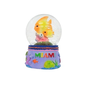 Tùy Chỉnh Màu Glitter DIY Acrylic <span class=keywords><strong>Water</strong></span> Globe Nước Nhựa Tuyết Globe Chất Lượng Cao Miami Bãi Biển Động Vật Loạt Waterglobe - Product Image 4
