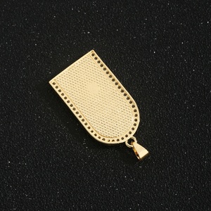 Collana con Pendente della Vergine <span class=keywords><strong>Maria</strong></span> in Ottone Placcato Oro 14K, Stile Hip Hop Iced Out Bling, Medaglia Religiosa Cristiana <span class=keywords><strong>per</strong></span> Uomini e Donne, Idea Regalo - Product Image 5