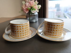 Offre Spéciale – Ensemble Tasse à Café et Soucoupe en Porcelaine Fine (Bone China) 180 ml, Style Nordique de Luxe, Poignée Dorée, Bec Droit, avec Coffret Cadeau - Product Image 5