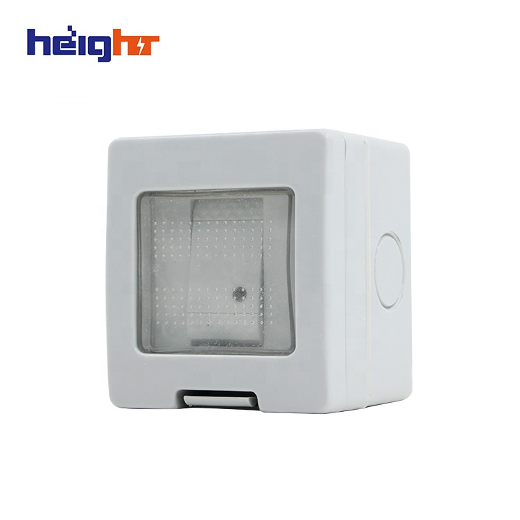 Высокое качество во французском стиле 13A 250V наружный водонепроницаемый переключатель и выход IP55