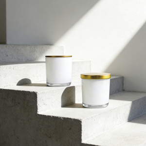 ภาชนะใส่เทียนแก้วทนความร้อนอย่างดี ฝาโลหะแบนสีทอง ฝาบาง บรรจุภัณฑ์กล่องด้านบนเคลือบเงาสีขาว ขวดเทียนขนาด 10 ออนซ์ - Product Image 2