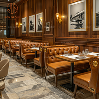 Ensemble de meubles de restaurant de luxe Dessus de table de café en bois et chaises en cuir marron avec cabine de canapé assortie pour café