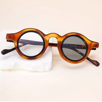 2513 Nouvelles Lunettes Intelligentes à Monture Complète AC à Changement de Couleur pour Hommes et Femmes, Montures Rétro Japonais-Coréennes, Gris Photochromique Haut de Gamme Transfrontalier