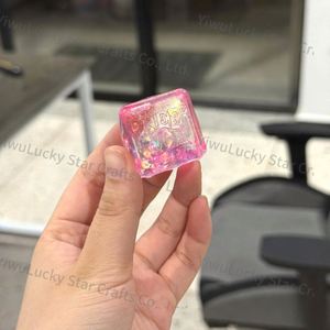Juguete Antiestrés Schylling Nice Cube de 1 Pulgada (2.5 cm), 4 Piezas, Azul, Rosa, Morado, Maltosa, Needoh Squishy Ice Cube - Product Image 4
